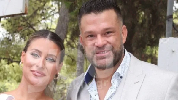Η στιγμή που η Παπαδάκη θηλάζει τη νεογέννητη κόρη της στην πισίνα - Η συγκίνησή του Κώστα Σόμμερ