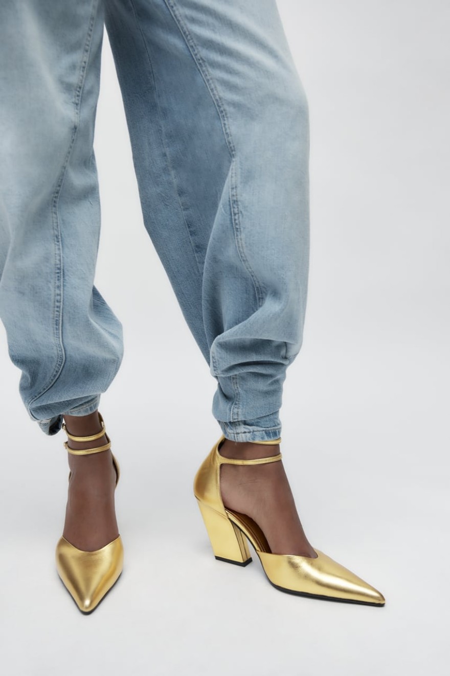 zara γόβες