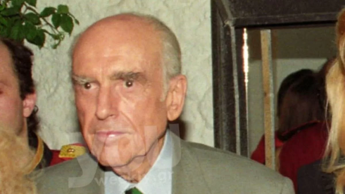 Στο σφυρί τα γυαλιά του Ανδρέα Παπανδρέου - Τα αγόρασε νεαρός εφοπλιστής για πολλές χιλιάδες ευρώ...