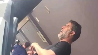 Βασίλης Μπισμπίκης: Στο γυμναστήριο του συντρόφου της Μελίνας Νικολαΐδη - Τρέχει στο διάδρομο με το μαύρο του μπλουζάκι