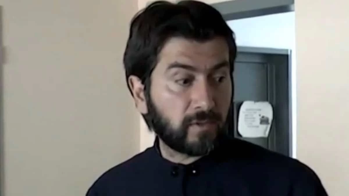 Ελεύθερος με περιοριστικούς όρους ο Πάτερ Αντώνιος