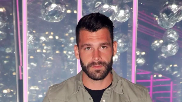 Mad VMA 2023: Η ξανθιά καλλονή που συνόδευσε τον Στάθη Σχίζα
