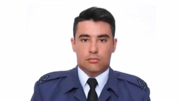 Πτώση Canadair: «Κάτω από το σπίτι της οικογένειας του 27χρονου βρίσκονται..» - Τραγική φιγούρα οι γονείς του Περικλή Στεφανίδη