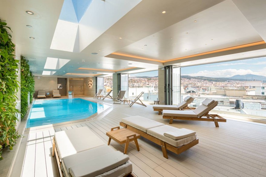 Κορυφαία Business & Leisure διαμονή στο εξαιρετικό ανακαινισμένο Holiday Inn Thessaloniki.