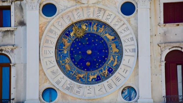 Ζώδια (28/8-3/9): «Το μπλε φεγγάρι του Αυγούστου την τελευταία μέρα του μήνα...» - Νευρικότητα και ταραχή φέρνει η Πανσέληνος
