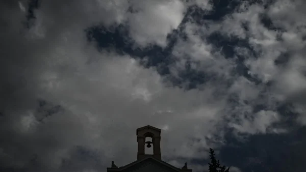 «Ενα πέρασμα από δυνατές βροχές αναμένεται από...» - Ο Σάκης Αρναούτογλου προειδοποίησε για τον καιρό σε Αττική & Θεσσαλονίκη