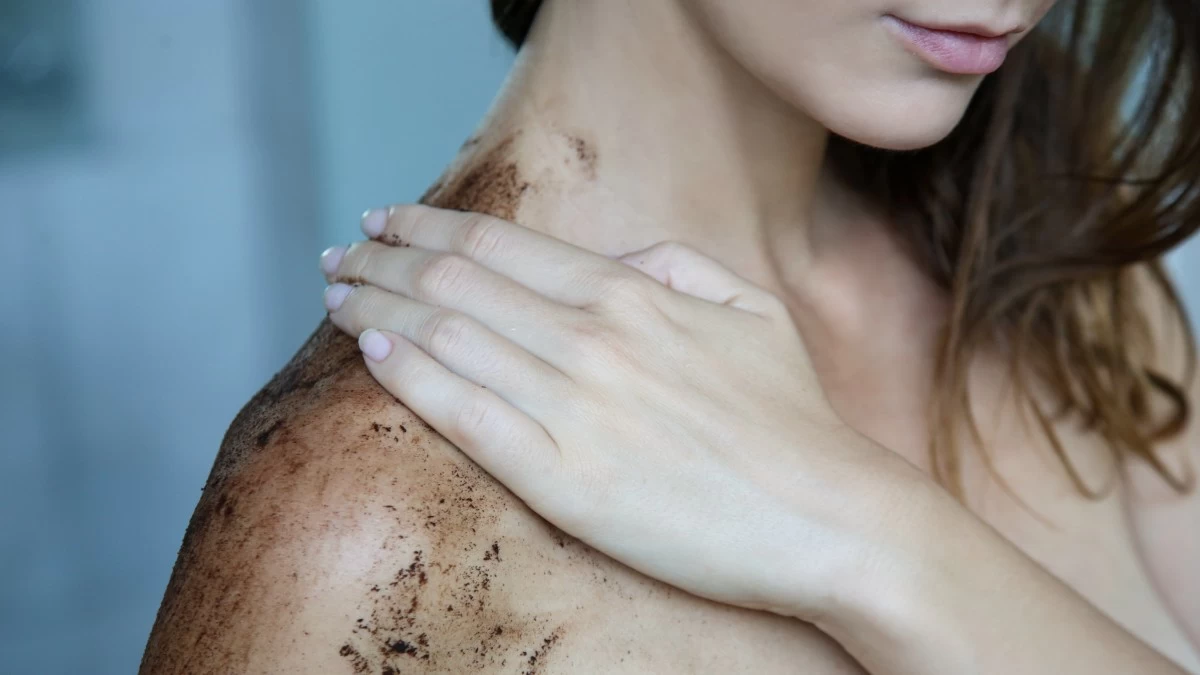 Τα 5 καλύτερα & πιο οικονομικά body scrubs για απαλό, βελούδινο και αναζωογνημένο δέρμα!