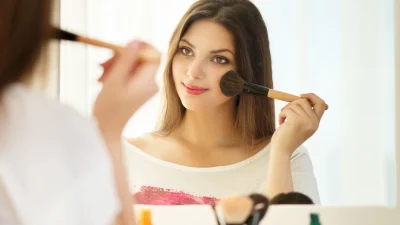 Με αυτά τα κόλπα θα δώσεις διάρκεια στο μακιγιάζ σου & θα διατηρηθεί αναλλοίωτο για ώρες!