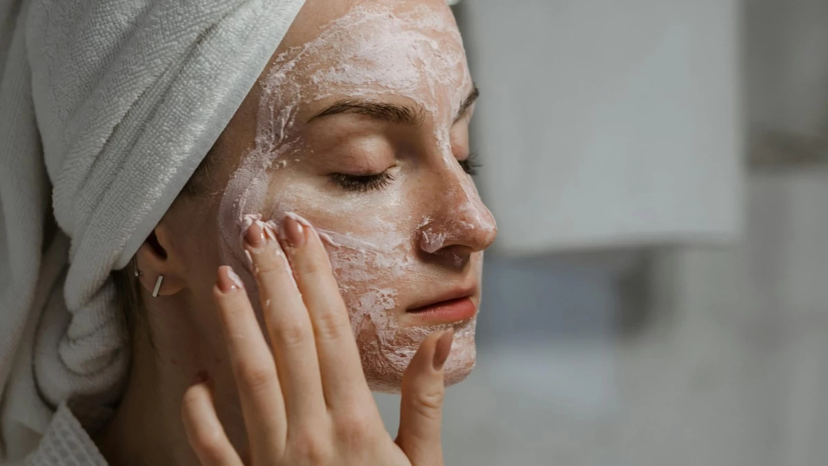 DIY: 3 σπιτικές & φυσικές αντιγηραντικές μάσκες προσώπου για νεανική επιδερμίδα χωρίς ρυτίδες!