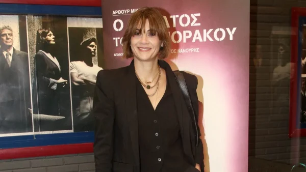 Άννα Μαρία Παπαχαραλάμπους: «Να παριστάνω ότι είμαι 20 ετών, εγώ που κοντεύω τα 50; Αποκλείεται!»