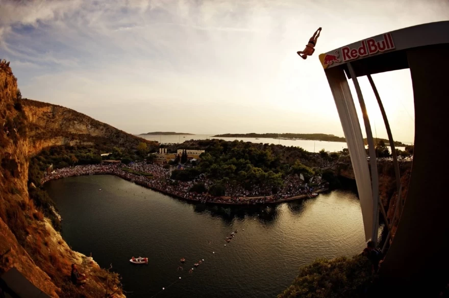 Red Bull Cliff Divin - Το πιο θεαματικό event