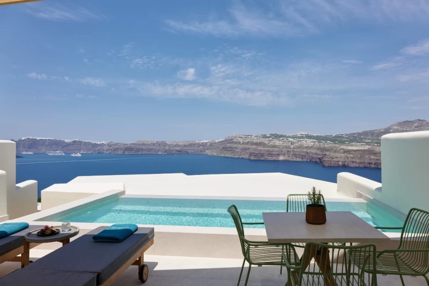 Apanemo Hotel & Suites