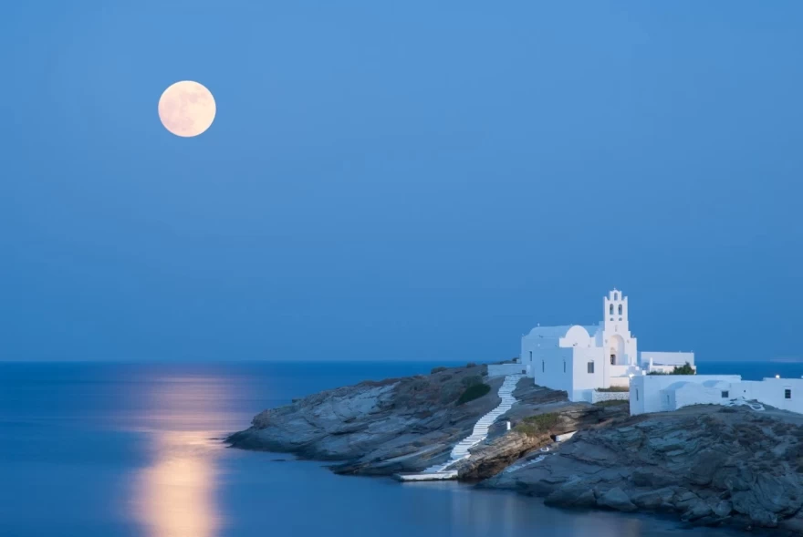Το μοναστήρι της Παναγίας Χρυσοπηγής