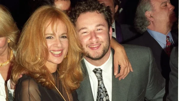 Γιάννης Παπαμιχαήλ: «Δεν υπάρχει ούτε μια μέρα που να μη σε σκέφτομαι» - Συγκινεί με το κλειστό τρισάγιο για την μητέρα του, Αλίκη Βουγιουκλάκη