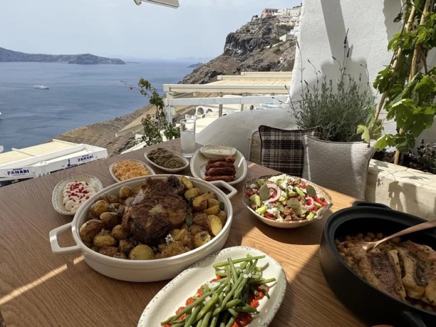 santorinia tavern
