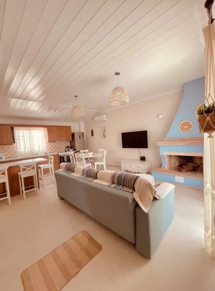 Γιώργος Αγγελόπουλος: Έφτιαξε Airbnb βίλα