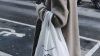 Τσάντες που μοιάζουν με σακούλες για τα πιο stylish looks σου