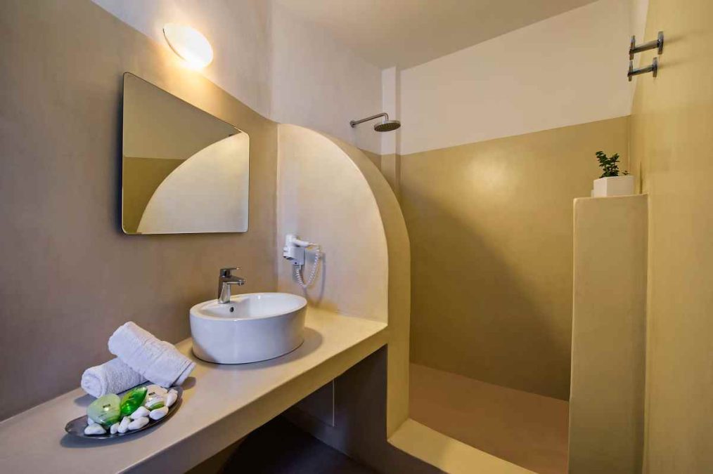 apanemo traditional suite