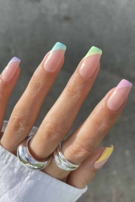 Pastel νύχια