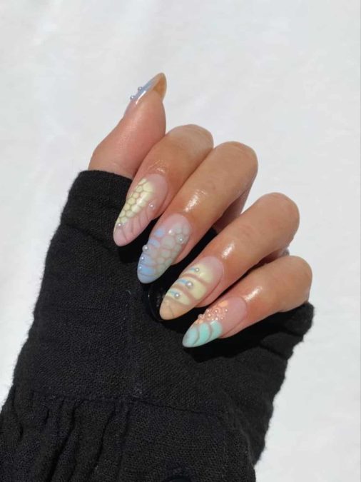 Pastel νύχια