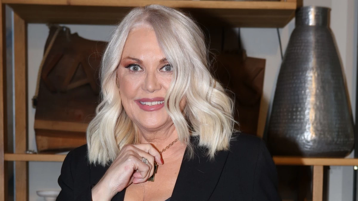 Η Ρούλα Κορομηλά