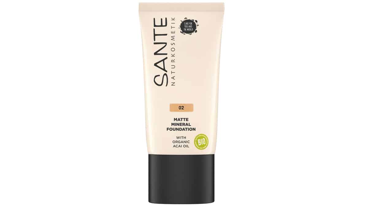 Ματ makeup, Matte Mineral Foundation No 02, Sante Naturkosmetik, €16,95 (bioleon.gr)