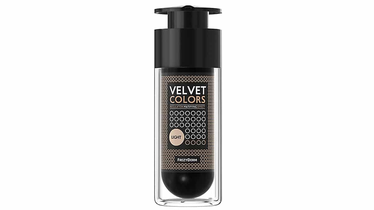 Υγρό ματ makeup, Velvet Colors Light, Frezyderm, €27,48 (στα Φαρμακεία)