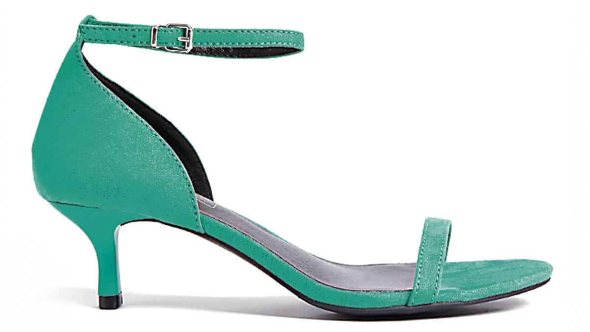 Πέδιλα µε µπαρέτα, Marks & Spencer, €39,99, marksandspencer.gr