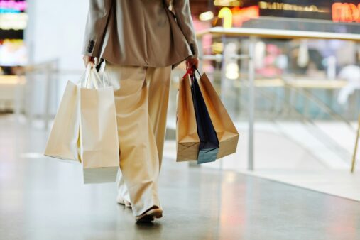 Από το Black Friday στο Cyber Monday: Πως θα λειτουργήσουν τα καταστήματα