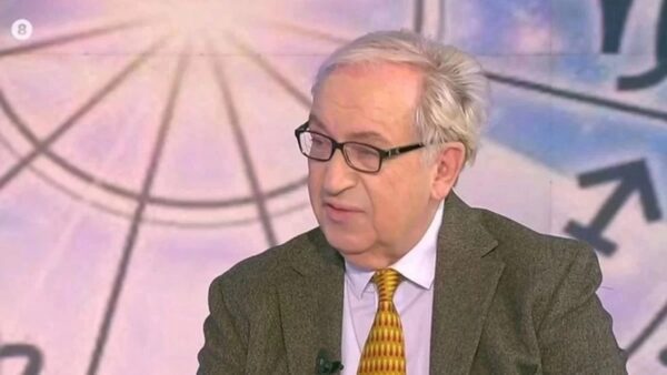 Ο Κώστας Λεφάκης που λέει τα ζώδια